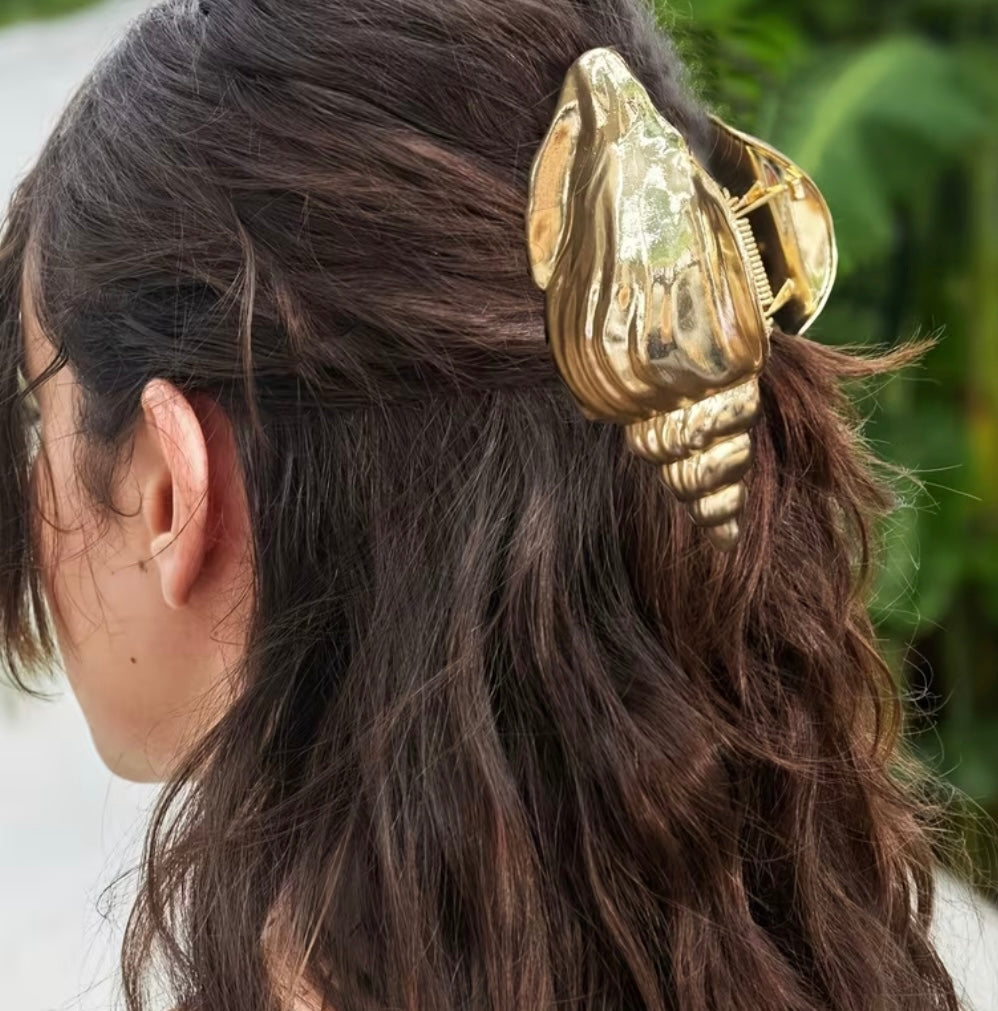 Shell Hair Claw