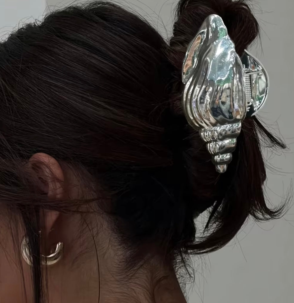 Shell Hair Claw