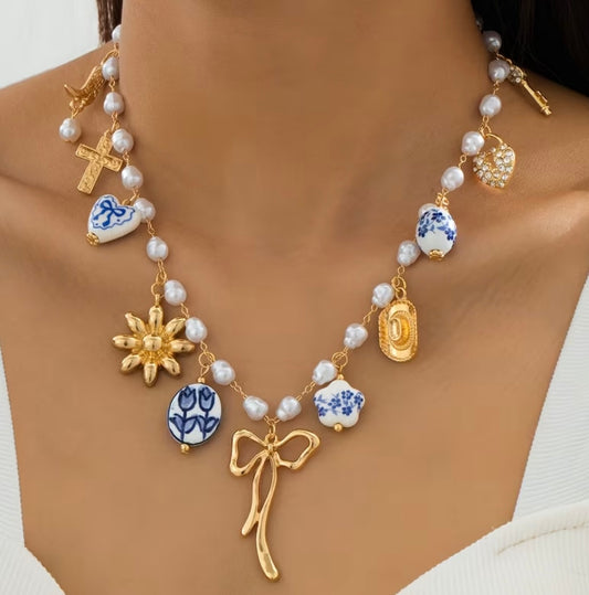 Vintage Charm Pearl Necklace